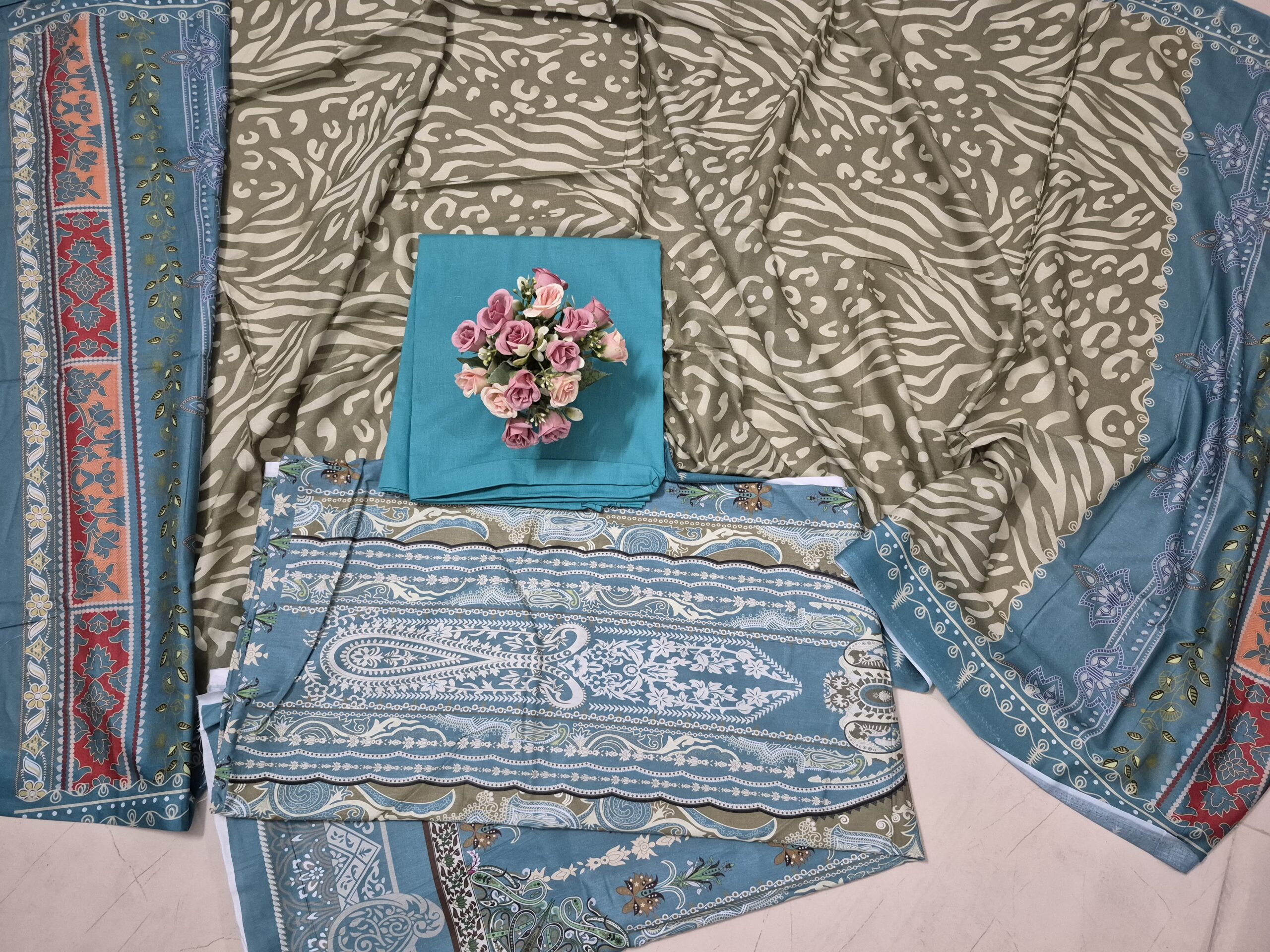 মালহার লন অলওভার ডিজিটাল প্রিন্ট থ্রি-পিস